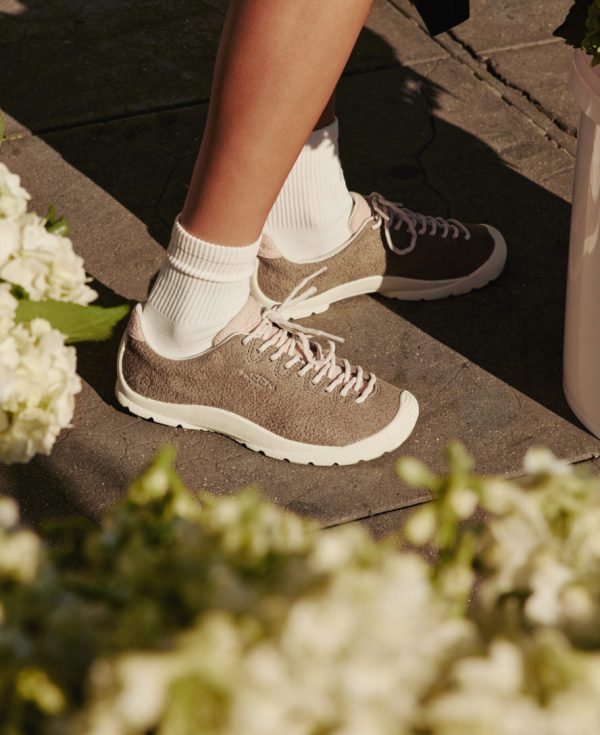 Women's Jasper KM Lite Sneaker | Cameo Rose/Black