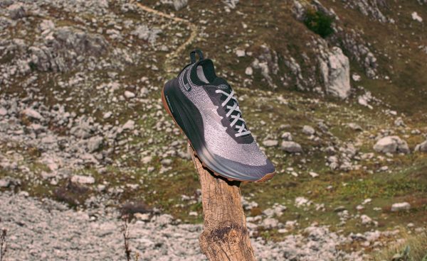 Women's Seek Trail Running Shoe  |  Black/Magnet