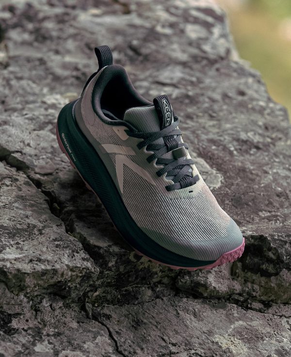 Women's Roam Trail Running Shoe | Vapor/Orchid Smoke